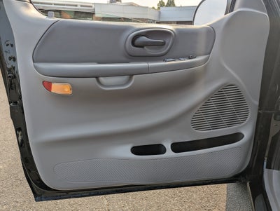 2002 Ford F-150 Base