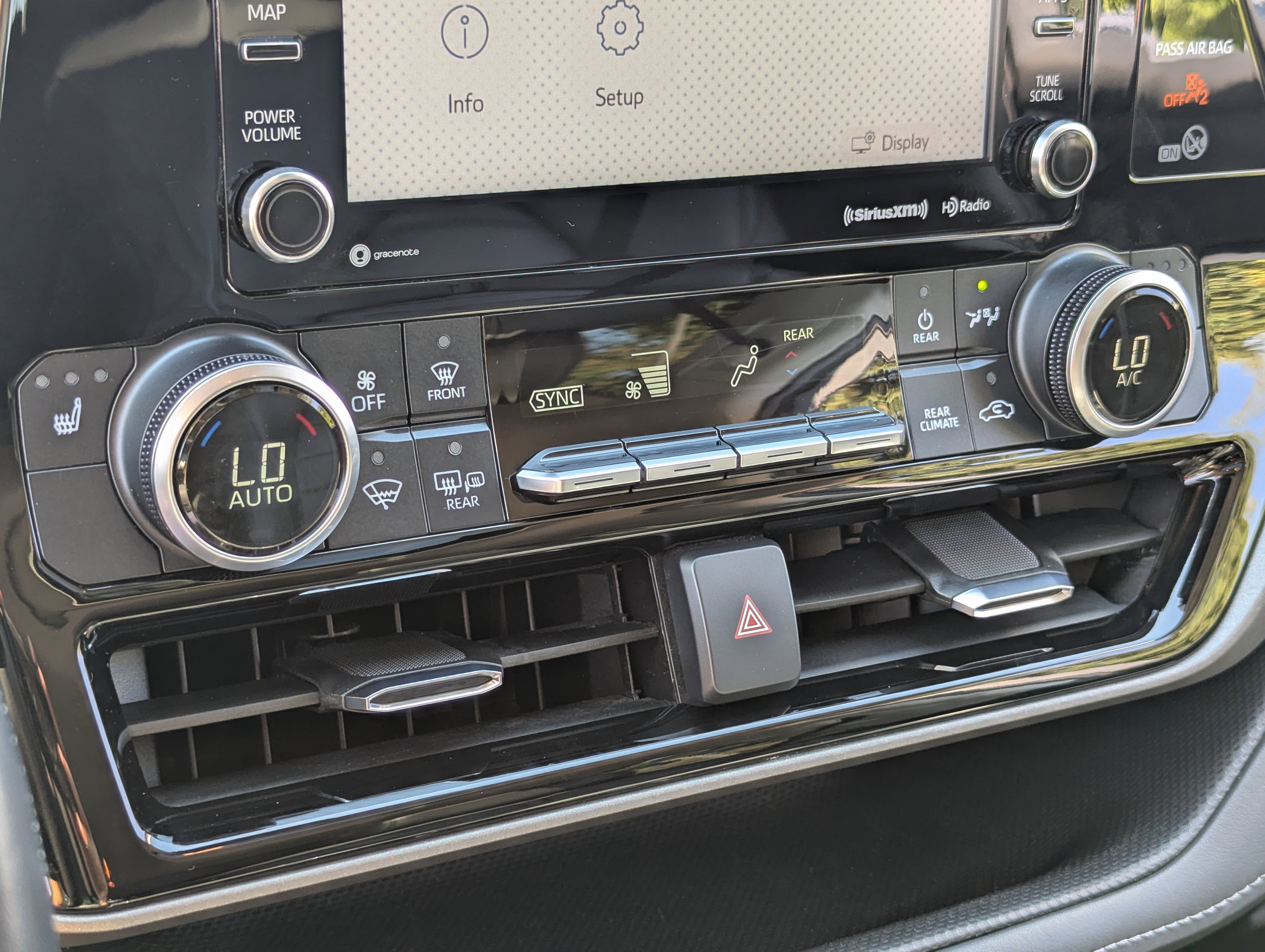 2020 Toyota Highlander Hybrid XLE